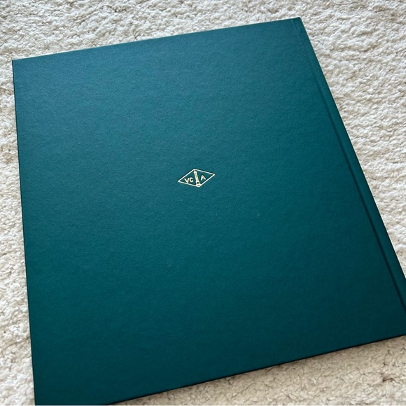 Van Cleef & Arpels Poetry of Time Book - Picture 5 of 6